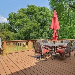 Holiday home Neighborhood Retreat, Large Yard, Fire Pit, Nashville